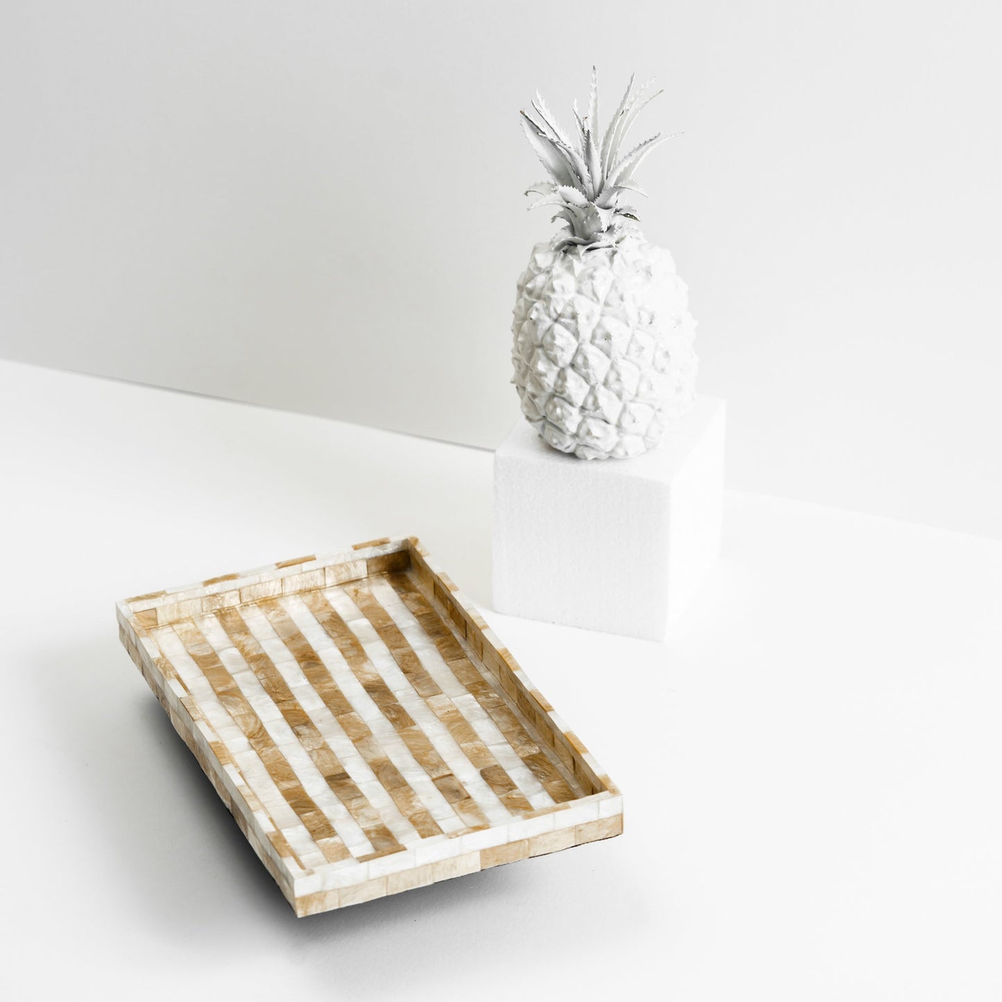 gid://shopify/MediaImage/36977456316659