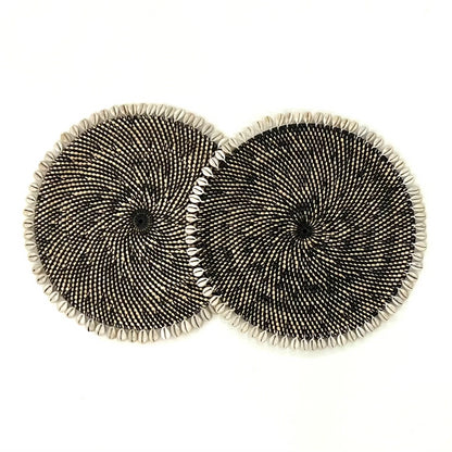 مجموعة من قطعتين من مفارش المائدة المصنوعة من الخيزران - باللونين الأسود والأبيض