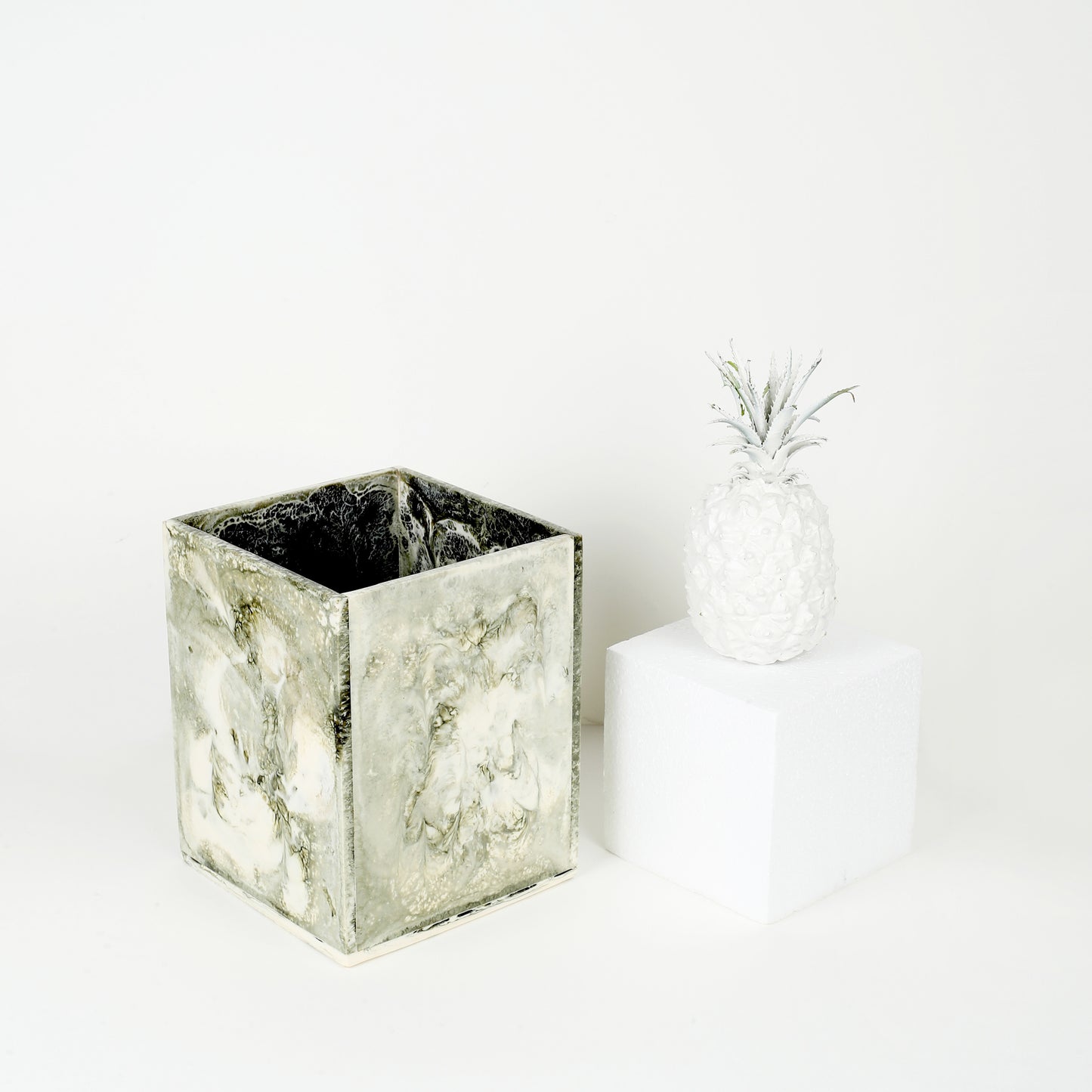 Beige Resin Trash Bin