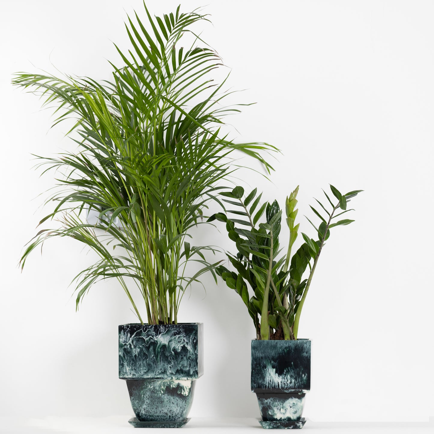 Plant Pot in Green Resin - Small