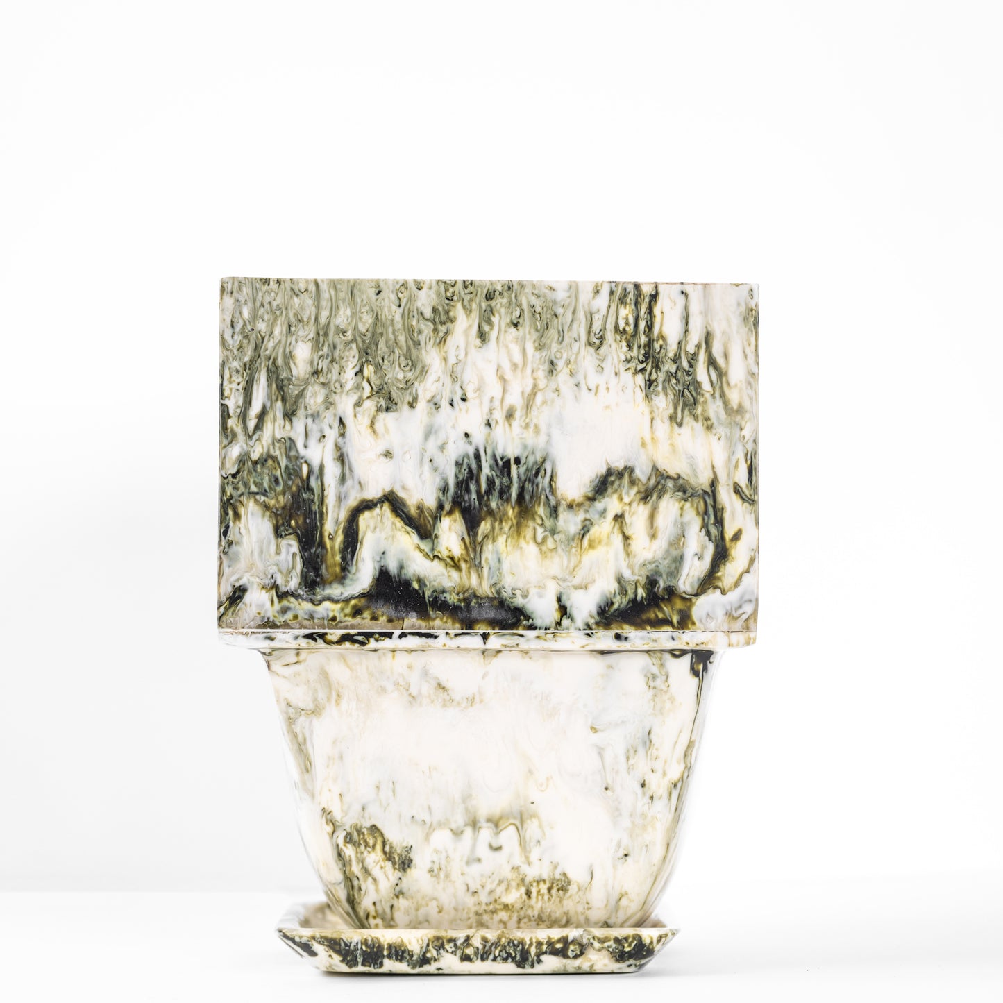 Plant Pot in Beige Resin - Large With Plant