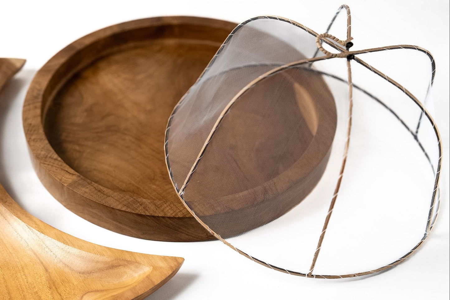 Round Wood Plate with Cover